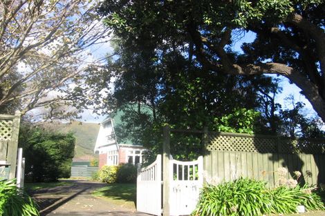 Photo of property in 84 Cambridge Terrace, Waterloo, Lower Hutt, 5011
