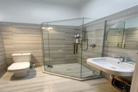 Photo of property in 4 Kowhatu Road, One Tree Hill, Auckland, 1061