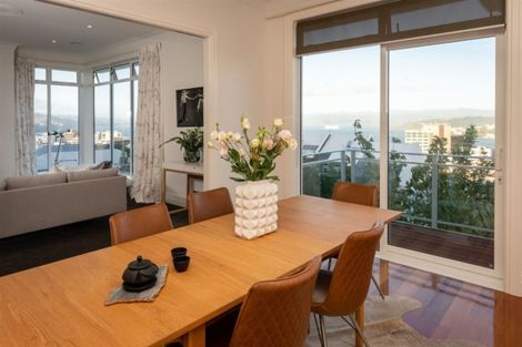 Photo of property in 15 Salmont Place, Kelburn, Wellington, 6012