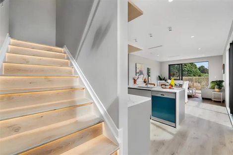 Photo of property in 34 Whakairo Crescent, Gulf Harbour, Whangaparaoa, 0930