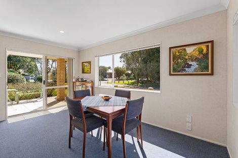 Photo of property in 40 Settlers Grove, Orewa, 0931