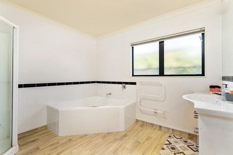 Photo of property in 8 Goodrich Close, Bethlehem, Tauranga, 3110