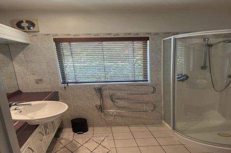 Photo of property in 48 Tawa Road, Kumeu, 0891