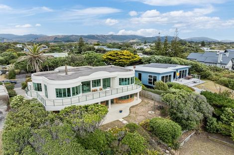 Photo of property in 69 Field Way, Waikanae Beach, Waikanae, 5036