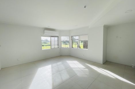 Photo of property in 11 Bream Revel Way, Karaka, Papakura, 2580