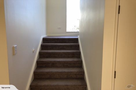 Photo of property in 32 Kilkenny Place, Fitzherbert, Palmerston North, 4410