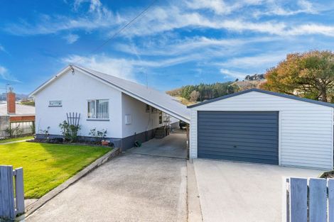 Photo of property in 22 Elwyn Crescent, Green Island, Dunedin, 9018