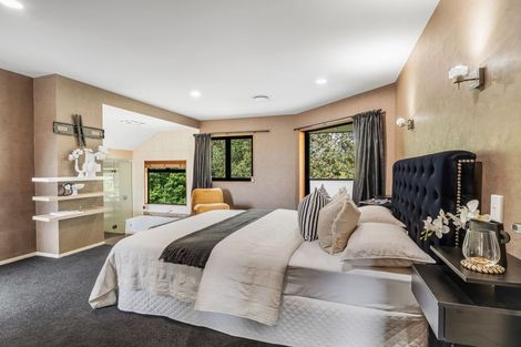 Photo of property in 52 Ruapehu Drive, Fitzherbert, Palmerston North, 4410