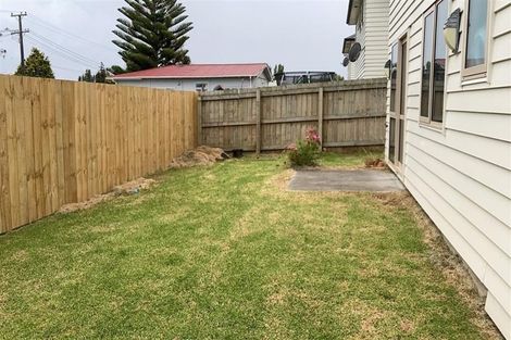 Photo of property in 15a Vine Street, Mangere East, Auckland, 2024