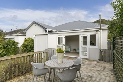 Photo of property in 15 Hathaway Avenue, Karori, Wellington, 6012