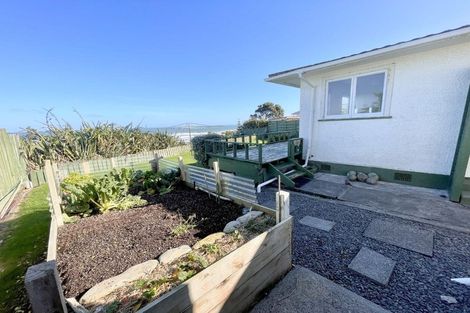 Photo of property in 1 Kapiti Terrace, Castlecliff, Whanganui, 4501