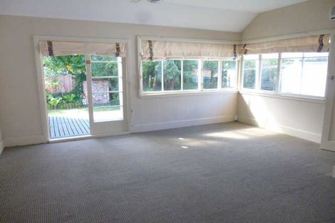 Photo of property in 34 Straven Road, Riccarton, Christchurch, 8011