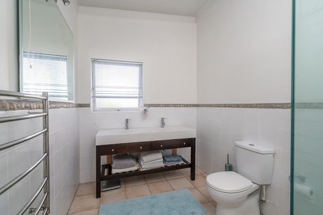 Photo of property in 14 Parata Street, Two Mile Bay, Taupo, 3330