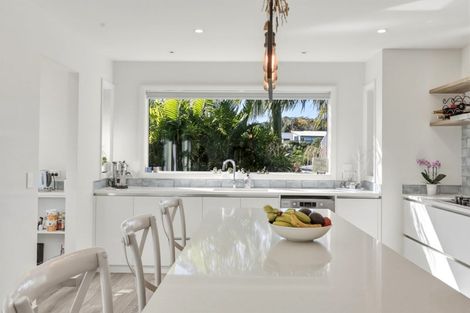 Photo of property in 15 Odlin Lane, Red Beach, 0932