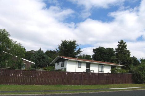 Photo of property in 72 John Downs Drive, Browns Bay, Auckland, 0630