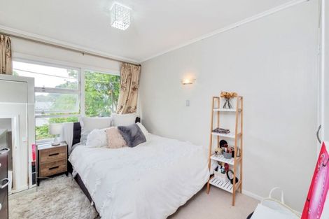 Photo of property in 12 Arahia Street, Northcote, Auckland, 0627