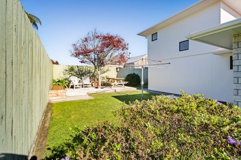 Photo of property in 37 Kowhai Street, Inglewood, 4330