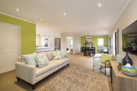 Photo of property in 19 John Lister Close, Golflands, Auckland, 2013