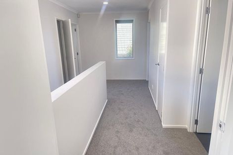 Photo of property in 32 Akeake Lane, Manurewa, Auckland, 2102