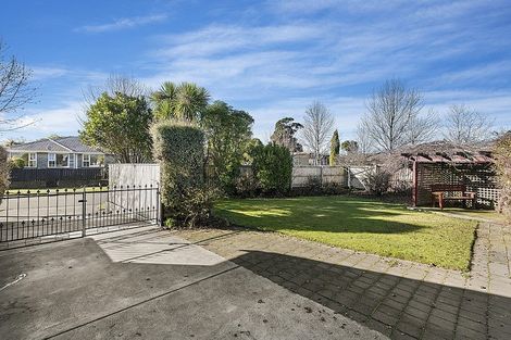 Photo of property in 2 Seagrave Place, Ilam, Christchurch, 8041