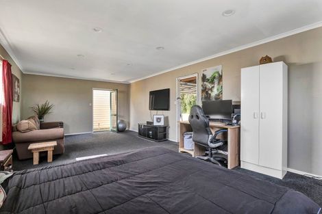 Photo of property in 2062 South Road, Otakeho, Hawera, 4678