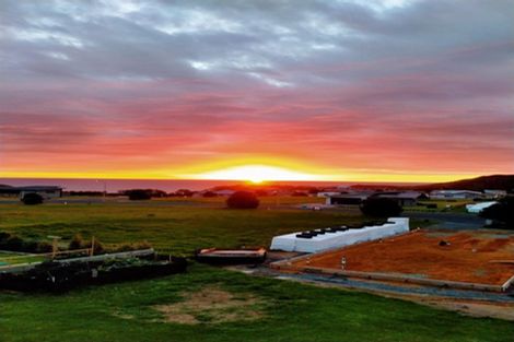 Photo of property in 5 Tua Tua Place, Baylys Beach, Dargaville, 0377