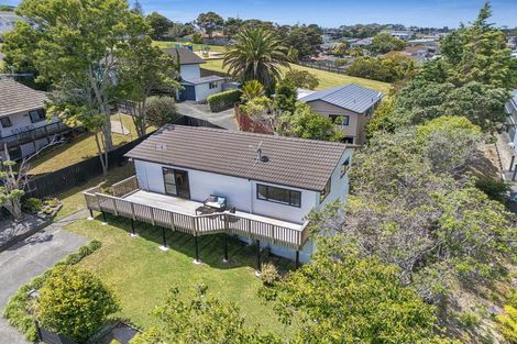 Photo of property in 1/7 Leiden Place, Totara Vale, Auckland, 0629