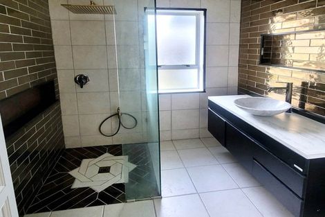 Photo of property in 1/110 Lynwood Road, New Lynn, Auckland, 0600