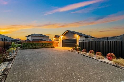 Photo of property in 20 Kerrigan Crescent, Wallaceville, Upper Hutt, 5018