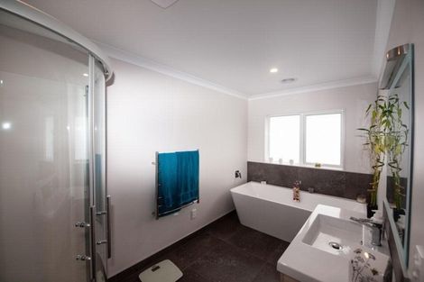 Photo of property in 35 Margaret Shields Avenue, Aotea, Porirua, 5024