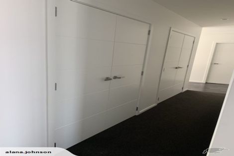 Photo of property in 111 Riverstone Drive, Riverstone Terraces, Upper Hutt, 5018