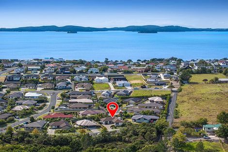 Photo of property in 33 Riverleigh Drive, Snells Beach, 0920