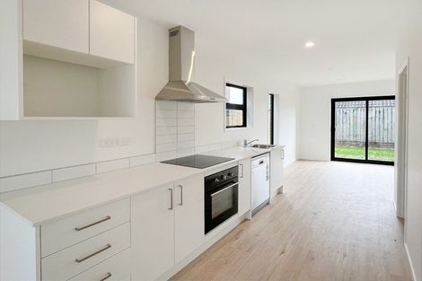 Photo of property in 70 Rauemi Way, Te Atatu South, Auckland, 0610