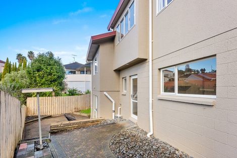 Photo of property in 18a Jacanas Place, Unsworth Heights, Auckland, 0632