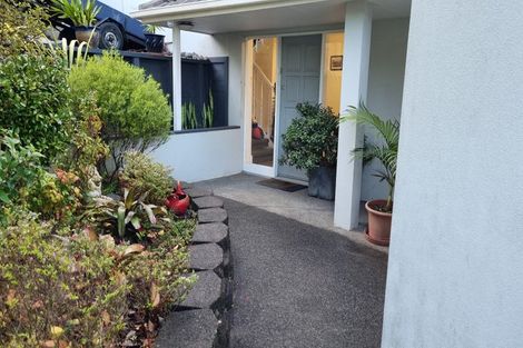 Photo of property in 24a Penning Road, Castor Bay, Auckland, 0620