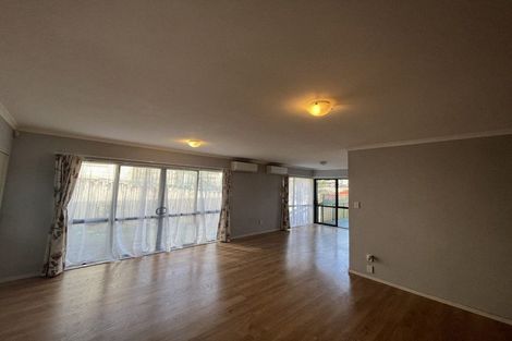 Photo of property in 16 Jubaea Place, Henderson, Auckland, 0610