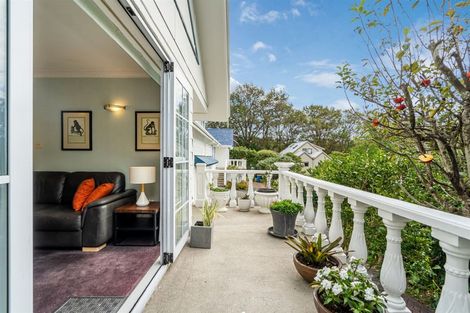 Photo of property in 1/6 Mahuta Grove, Northcote, Auckland, 0627