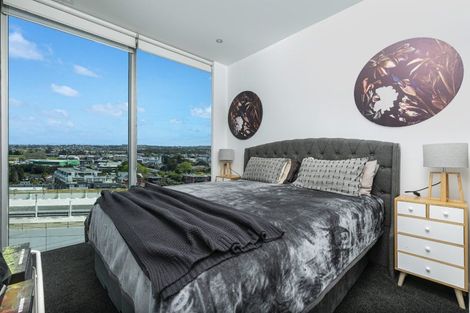 Photo of property in Sentinel Apartments, 905/3 Northcroft Street, Takapuna, Auckland, 0622