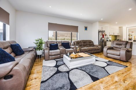 Photo of property in 32 Helianthus Avenue, Flat Bush, Auckland, 2019