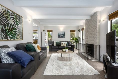 Photo of property in 23 Rembrandt Avenue, Tawa, Wellington, 5028