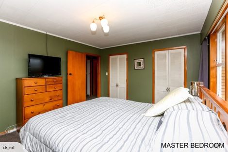 Photo of property in 25 Manu Crescent, Upper Vogeltown, New Plymouth, 4310