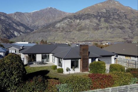 Photo of property in 28 Lochnagar Drive, Lake Hayes, Queenstown, 9304