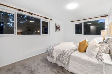 Photo of property in 40 Valley View Road, Glenfield, Auckland, 0629