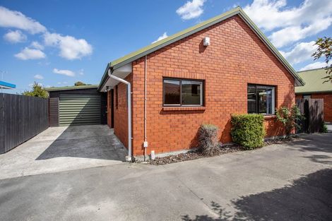 Photo of property in 2/9b Prestons Road, Redwood, Christchurch, 8051