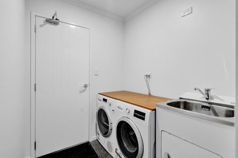 Photo of property in 93e Clemow Road, Fitzroy, New Plymouth, 4312