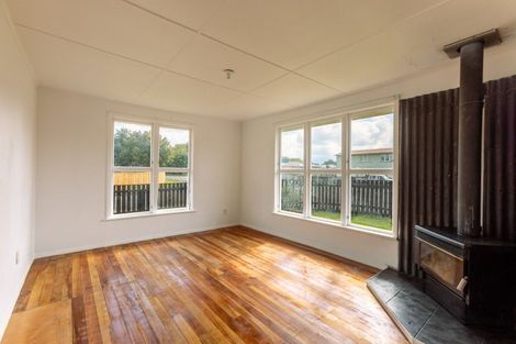 Photo of property in 31 James Street, Dannevirke, 4930