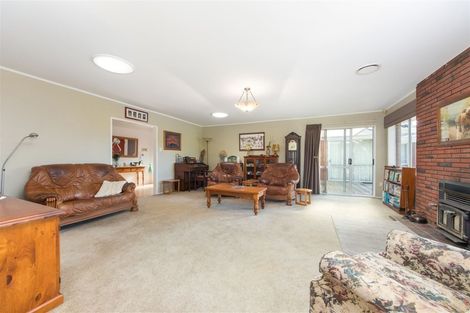 Photo of property in 74 Millbrook Road, Henderson, Auckland, 0612