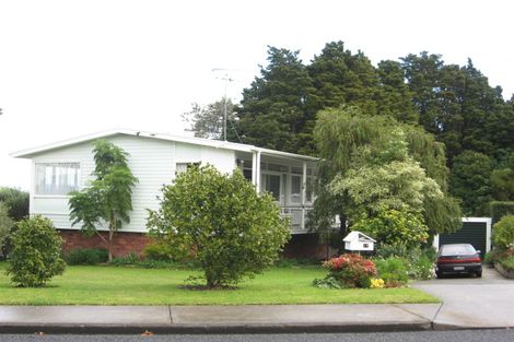 Photo of property in 17d Hillcrest Grove, Hillpark, Auckland, 2102