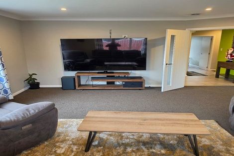 Photo of property in 73 Kippenberger Avenue, Rangiora, 7400