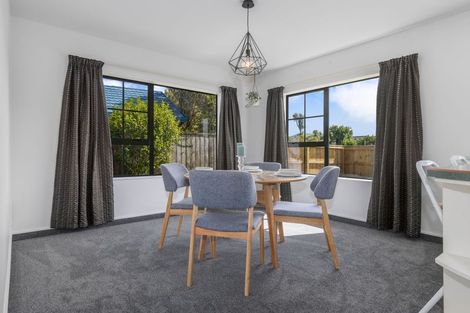 Photo of property in 136 Guildford Drive, Paraparaumu Beach, Paraparaumu, 5032